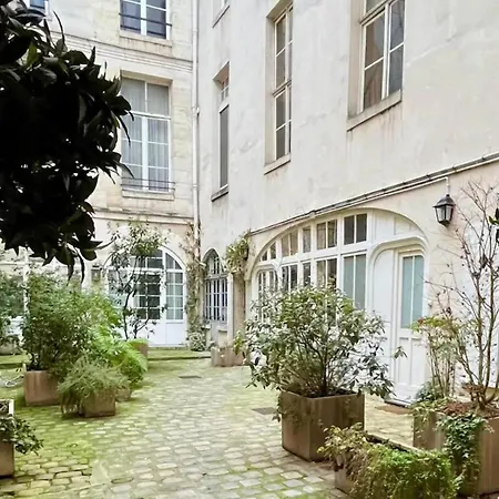 Appartement Authentique Sur L'ile Saint Louis By Weekome Paris